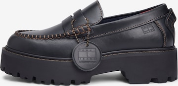 Tommy Jeans Loafer 'ARCHIVE '01' värissä musta: etupuoli