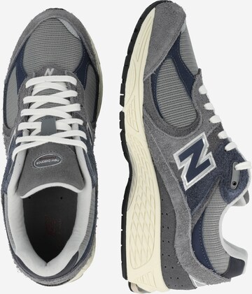 Sneaker bassa '2002R' di new balance in grigio