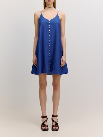 EDITED فستان صيفي 'Lila' بلون أزرق: الأمام
