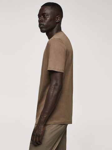 MANGO MAN Koszulka 'BELLOW' w kolorze brązowy