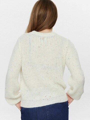 NÜMPH Neuletakki ' NUMILANI ' värissä valkoinen