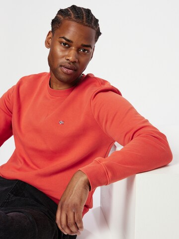 NAPAPIJRI - Regular Fit Sweatshirt 'Balis' em vermelho