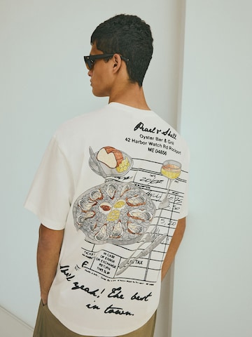 Tricou 'AFFOGATO/OSTRAS' de la Bershka pe alb: față