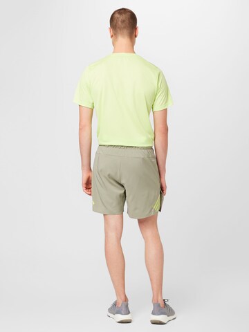 regular Pantaloni sportivi 'Train Icons 3-Stripes' di ADIDAS PERFORMANCE in verde