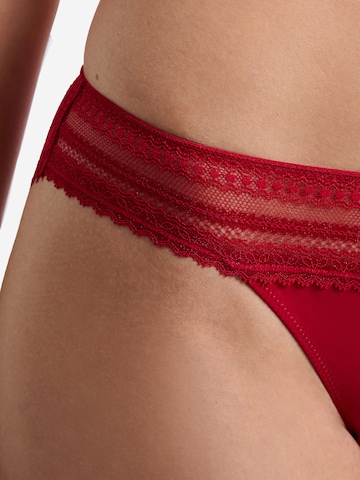 Slip di ETAM in rosso