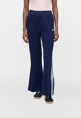 ADIDAS ORIGINALS Flared Nadrág 'SPORTS CLUB' - kék: elől