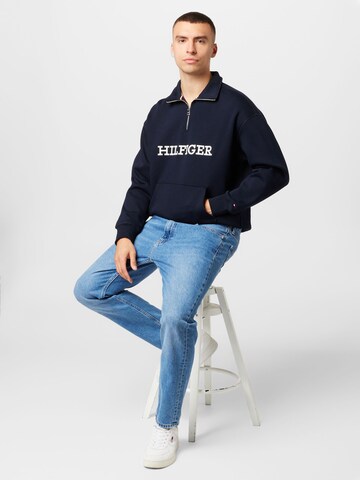 TOMMY HILFIGER Sweatshirt i blå