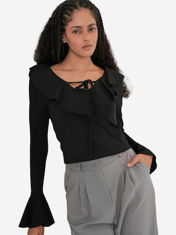 Bigdart Blouse in Black