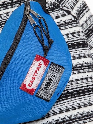 EASTPAK - Riñonera en azul