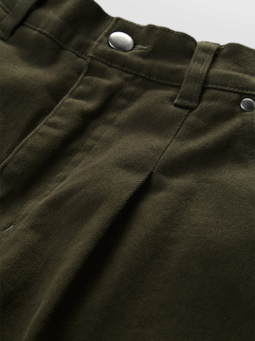 Barrel Pantaloni con pieghe di bonprix in verde