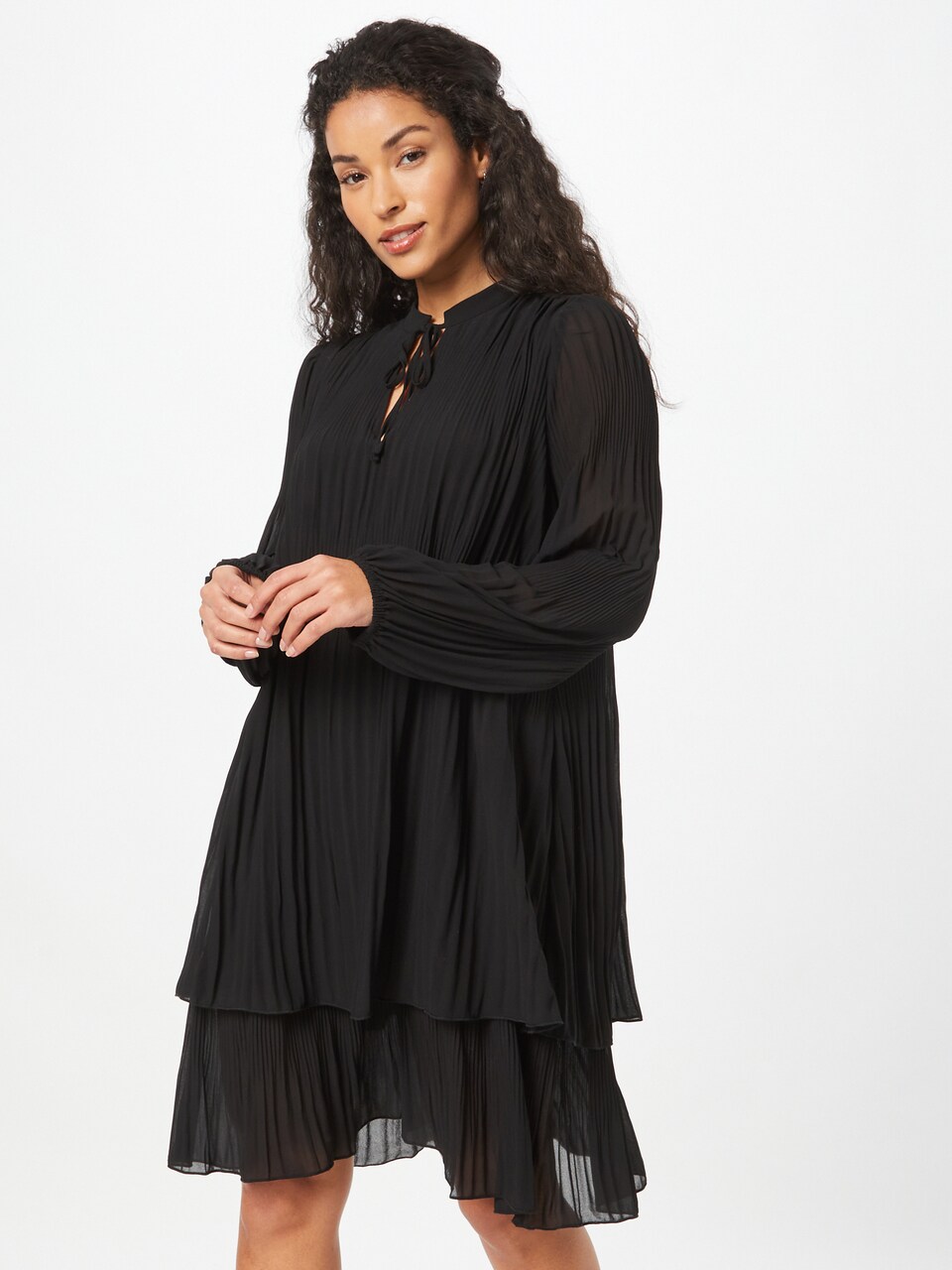 mbym Cocktail dress 'Jesebel' in Black | ABOUT YOU
