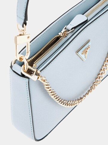 GUESS Handtasche 'Noelle' in Blau