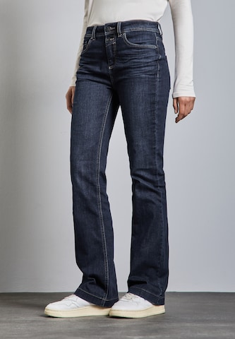 STREET ONE Bootcut Jeans in Blauw: voorkant