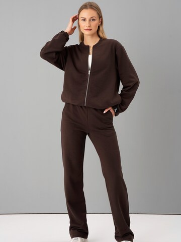 cut my fashion Sweat suit 'Mėja' in Brown