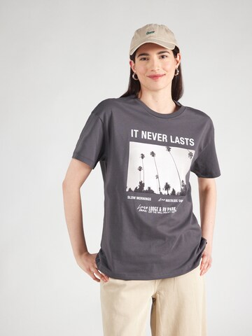 VANS Υπερμέγεθες μπλουζάκι 'NEVERLASTING' σε γκρι: μπροστά