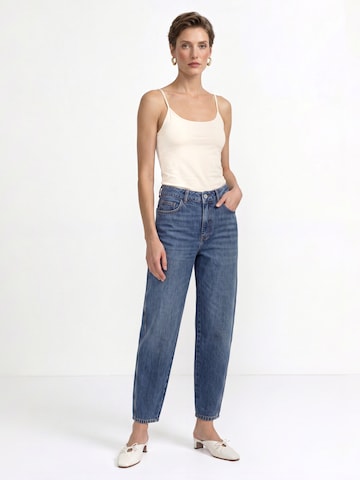 Top de la Rich & Royal pe alb