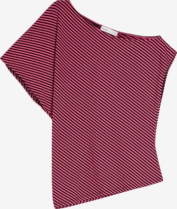 BershkaMajica - roza boja: prednji dio