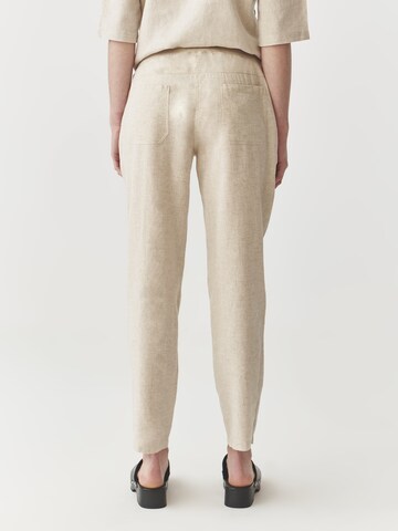 Tapered Pantaloni 'ONORA 1' di TATUUM in beige