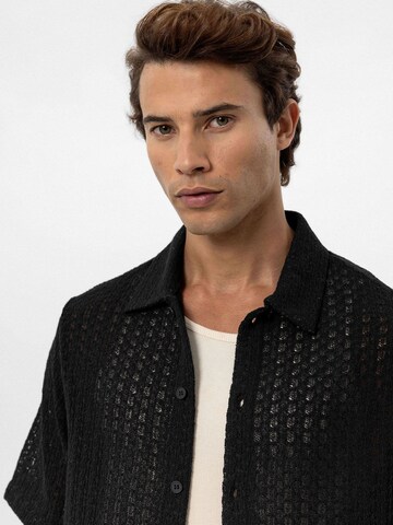 Coupe regular Chemise Antioch en noir
