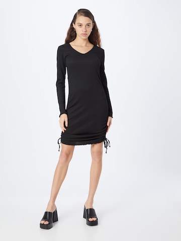 Rochie 'BENDY' de la PIECES pe negru