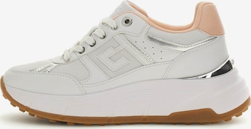 GUESS Sneakers in White: front