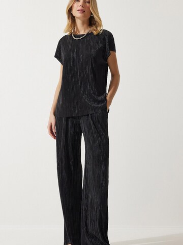 Completo pantalone di Happiness İstanbul in nero