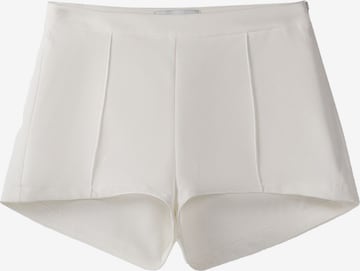 Bershka Slimfit Spodnie w kolorze beżowy: przód