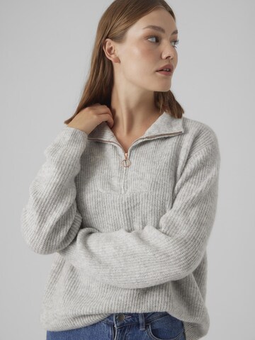 VERO MODA Pullover 'PLAZA' i grå