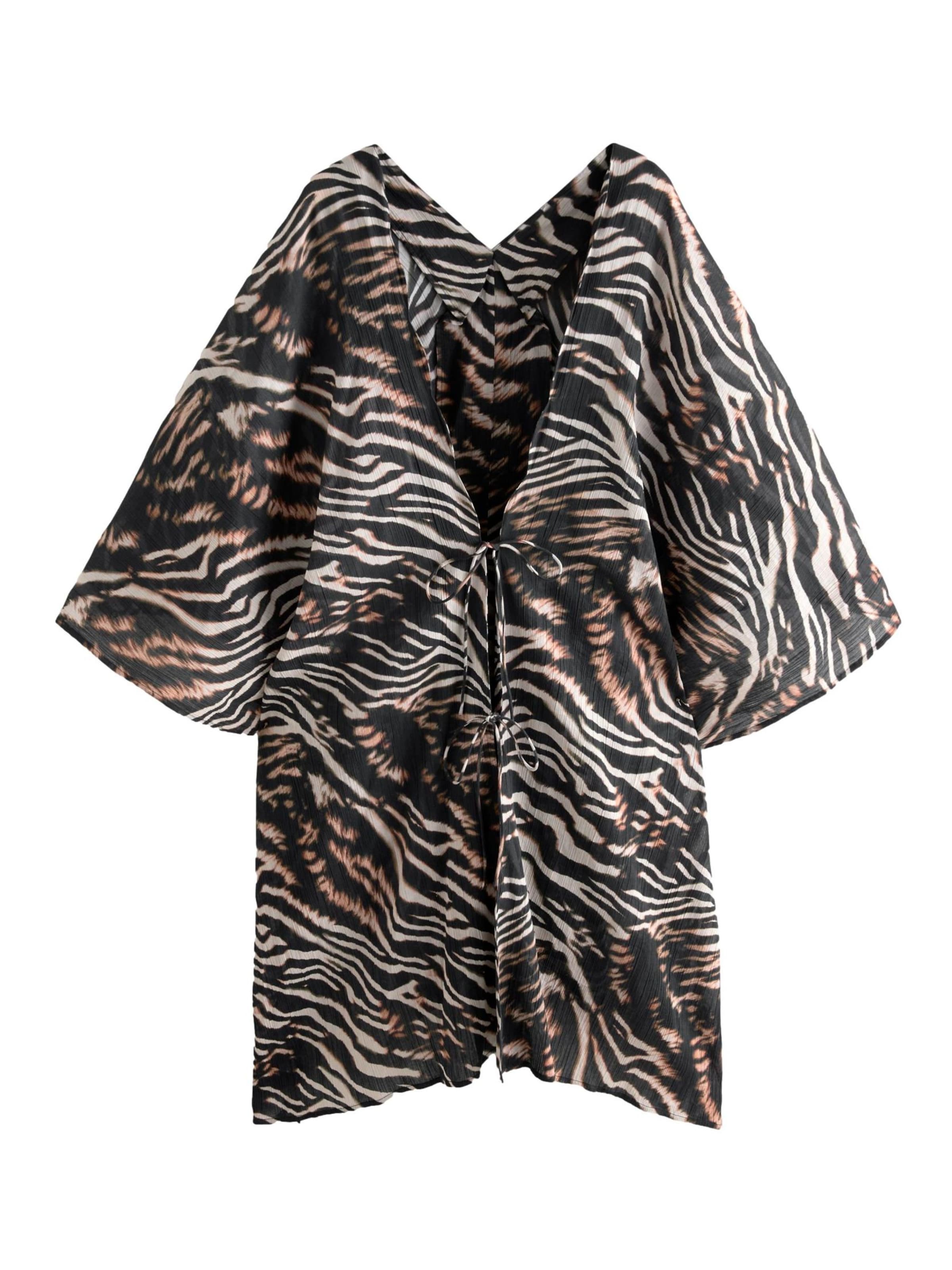 Next - Kimono en negro: frente