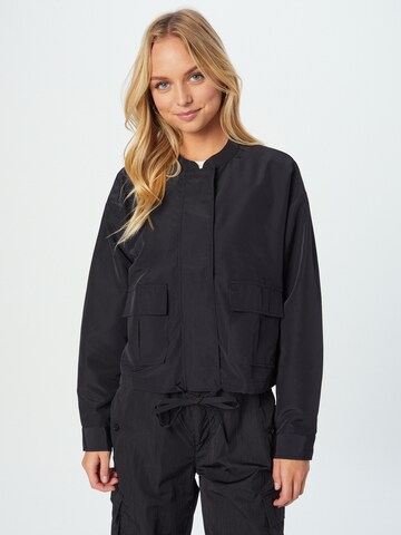 Veste mi-saison 'TESSIE' VERO MODA en noir : devant