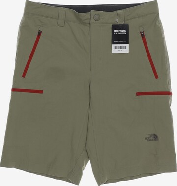 THE NORTH FACE Shorts in 30 in Green: front