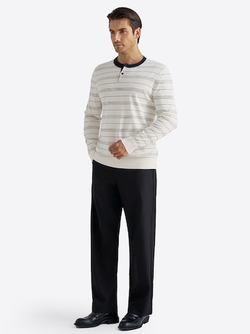 Pullover di Vantory in beige