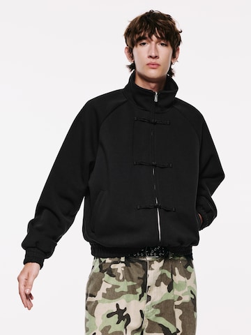 Pull&Bear Bluza rozpinana 'STWD' w kolorze czarny: przód