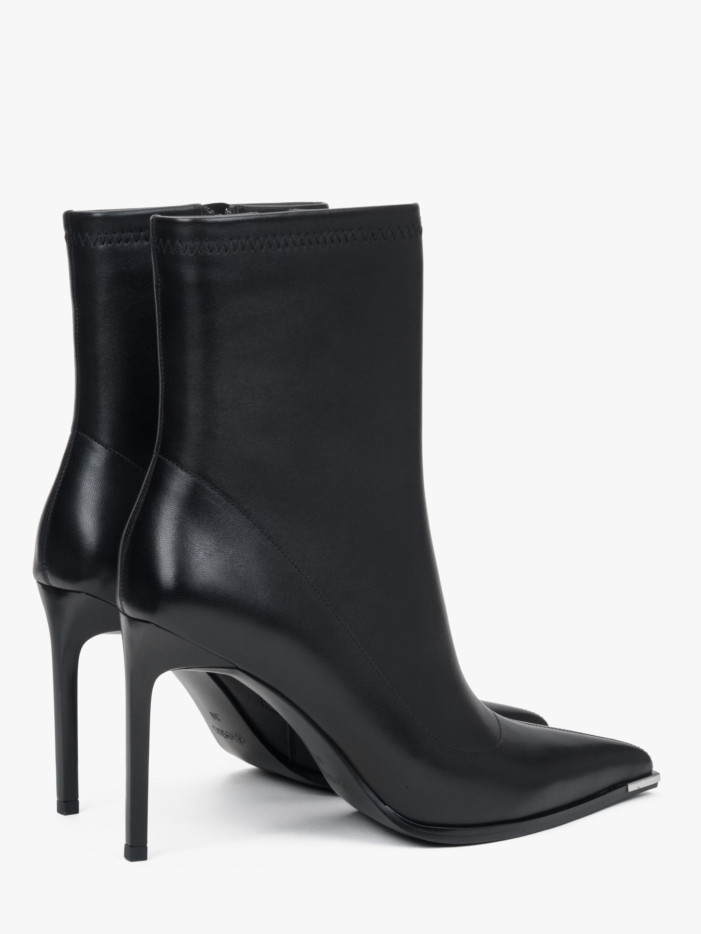 Ankle boots '652' di Estro in nero