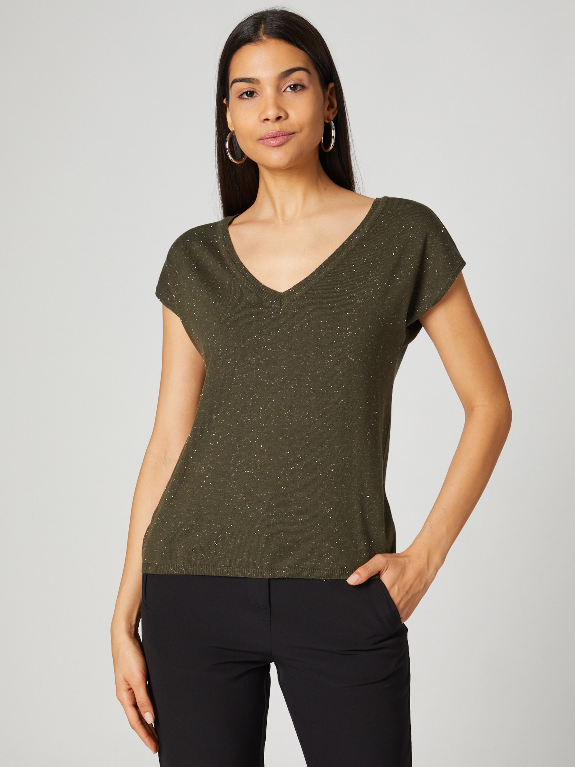Frauen Shirts & Tops Guido Maria Kretschmer Collection T-Shirt 'Ronja' in Khaki - ZV40906 Frauen Shirts & Tops Guido Maria Kretschmer Collection T-Shirt 'Ronja' in Khaki - ZV40906