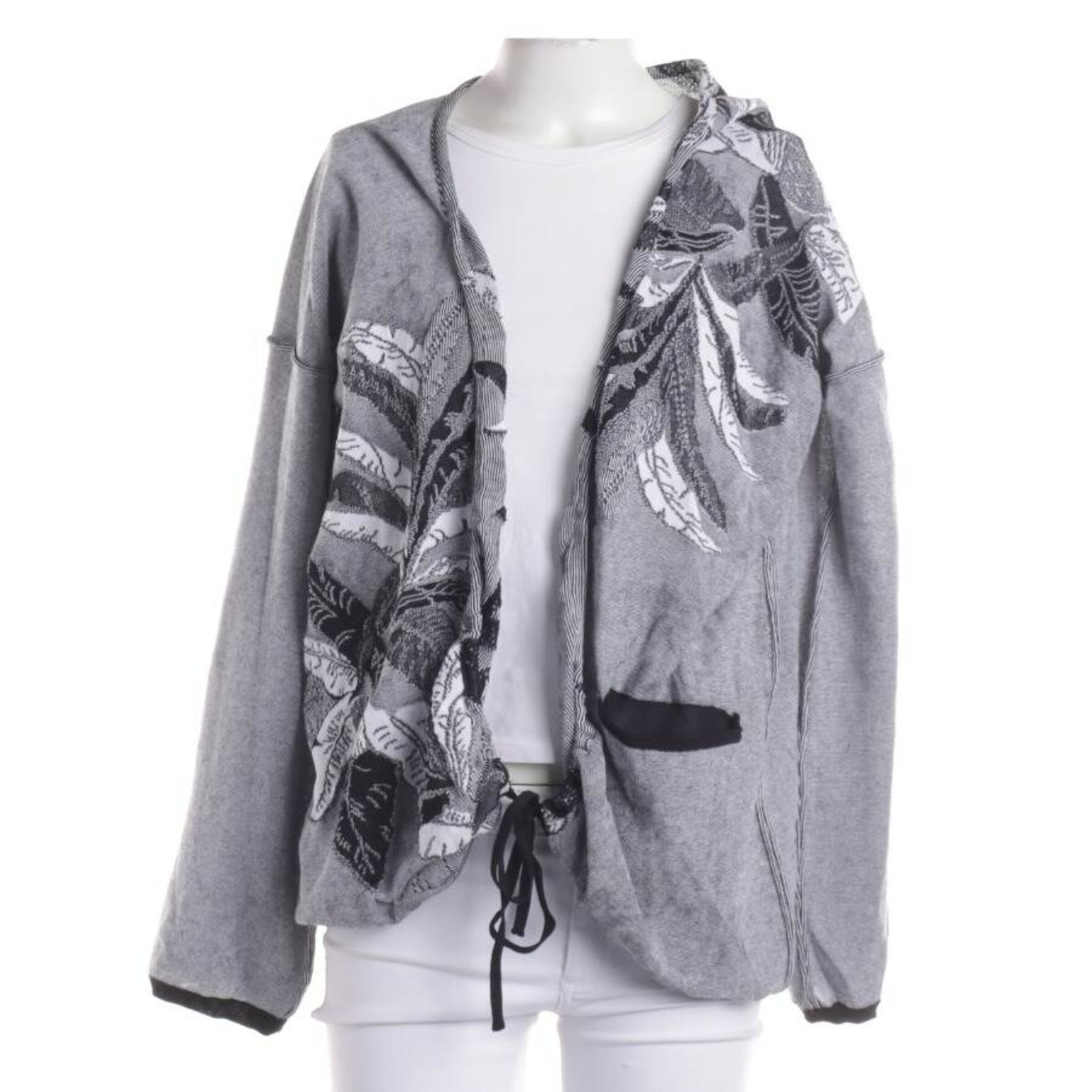 Fine Edge Sweater & Cardigan in XS in Black: front