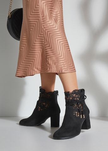 LASCANA Ankle Boots in Black