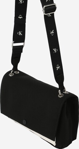 Calvin Klein Jeans Tasche in Schwarz: predná strana