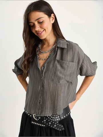 Bianco Lucci - Blusa em cinzento: frente