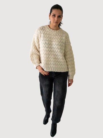 WEARABLE STORIES Sweater 'Simona' in Beige: front