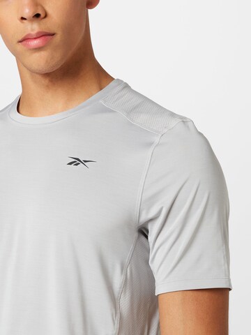 T-Shirt fonctionnel Reebok en gris