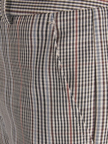Loosefit Pantaloni con piega frontale 'Mary' di JJXX in grigio