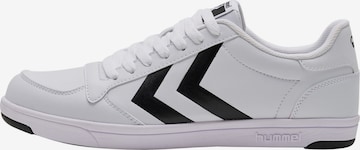 Hummel Sneakers in White: front