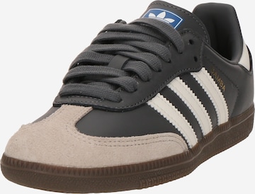 ADIDAS ORIGINALS - Sapatilhas baixas 'SAMBA' em cinzento: frente