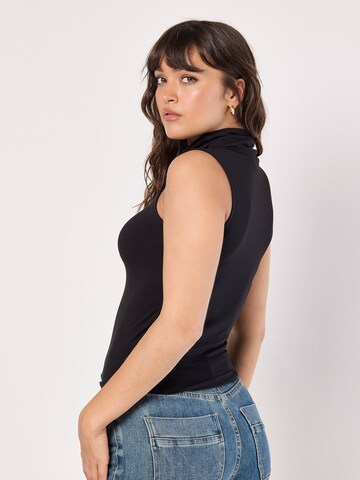 Haut ' ' Apricot en noir