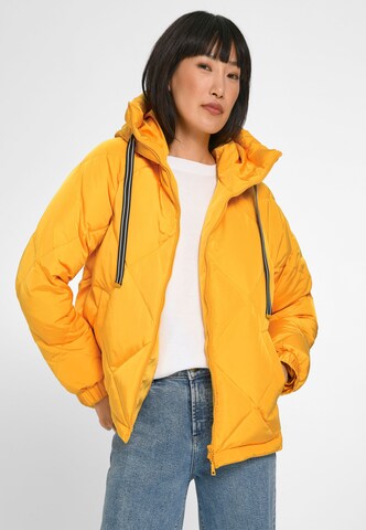 Veste mi-saison Basler en orange : devant