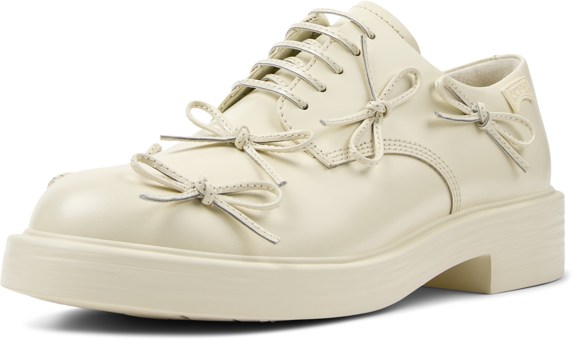 Scarpa stringata 'Dean' di CAMPER in bianco: frontale