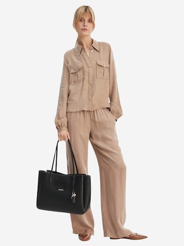 GUESS Shoppingväska 'ISOLA MULTI COMPE  HWBG99 05230' i svart: framsida