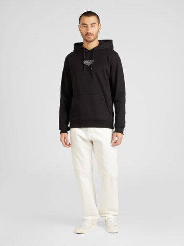 Tommy Jeans Sweatshirt 'ESNTL' in Black