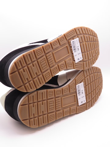 Sneaker bassa 'Lucas' di Caroll in bianco